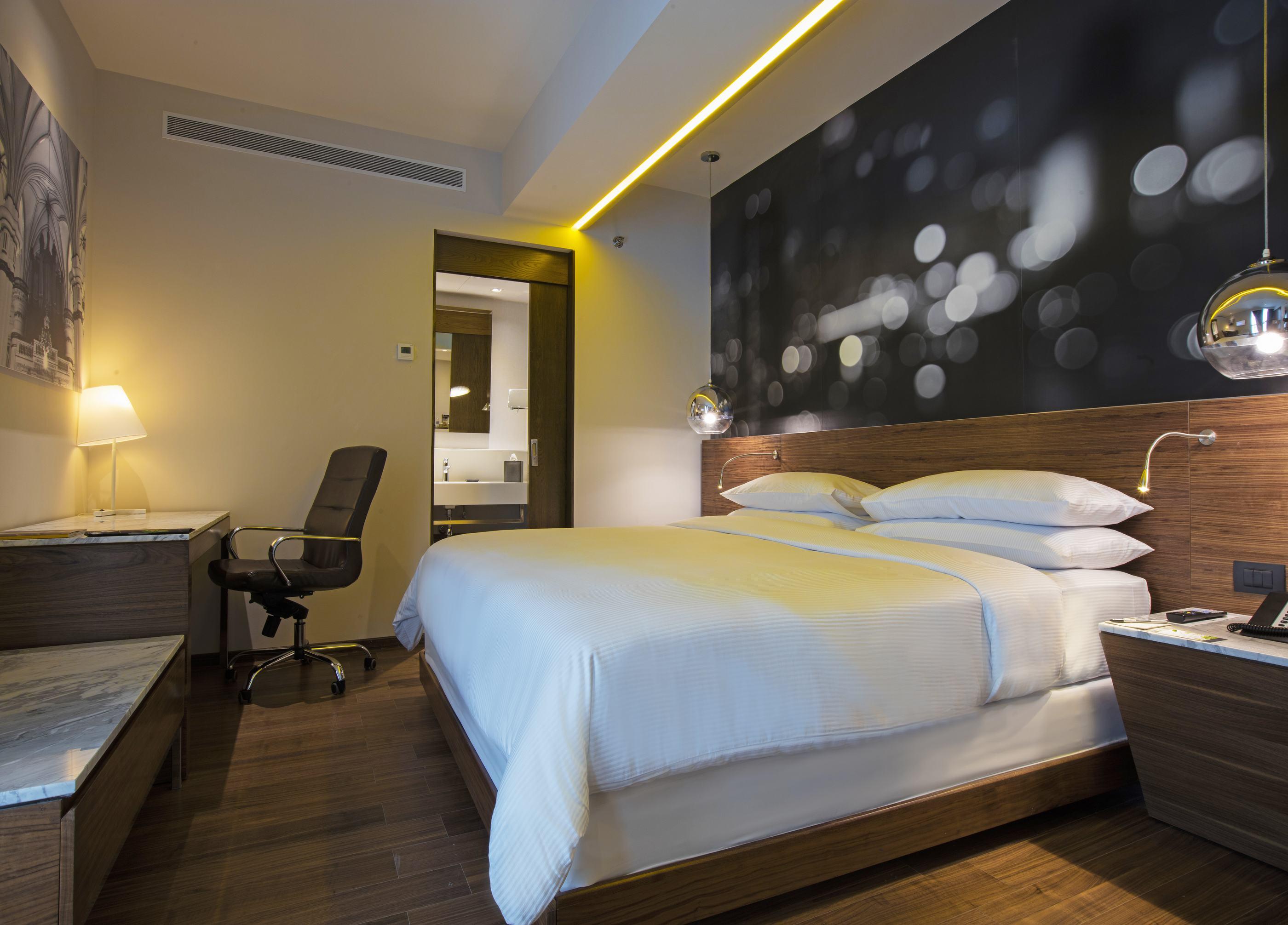 Hotel Krystal Urban Guadalajara Esterno foto